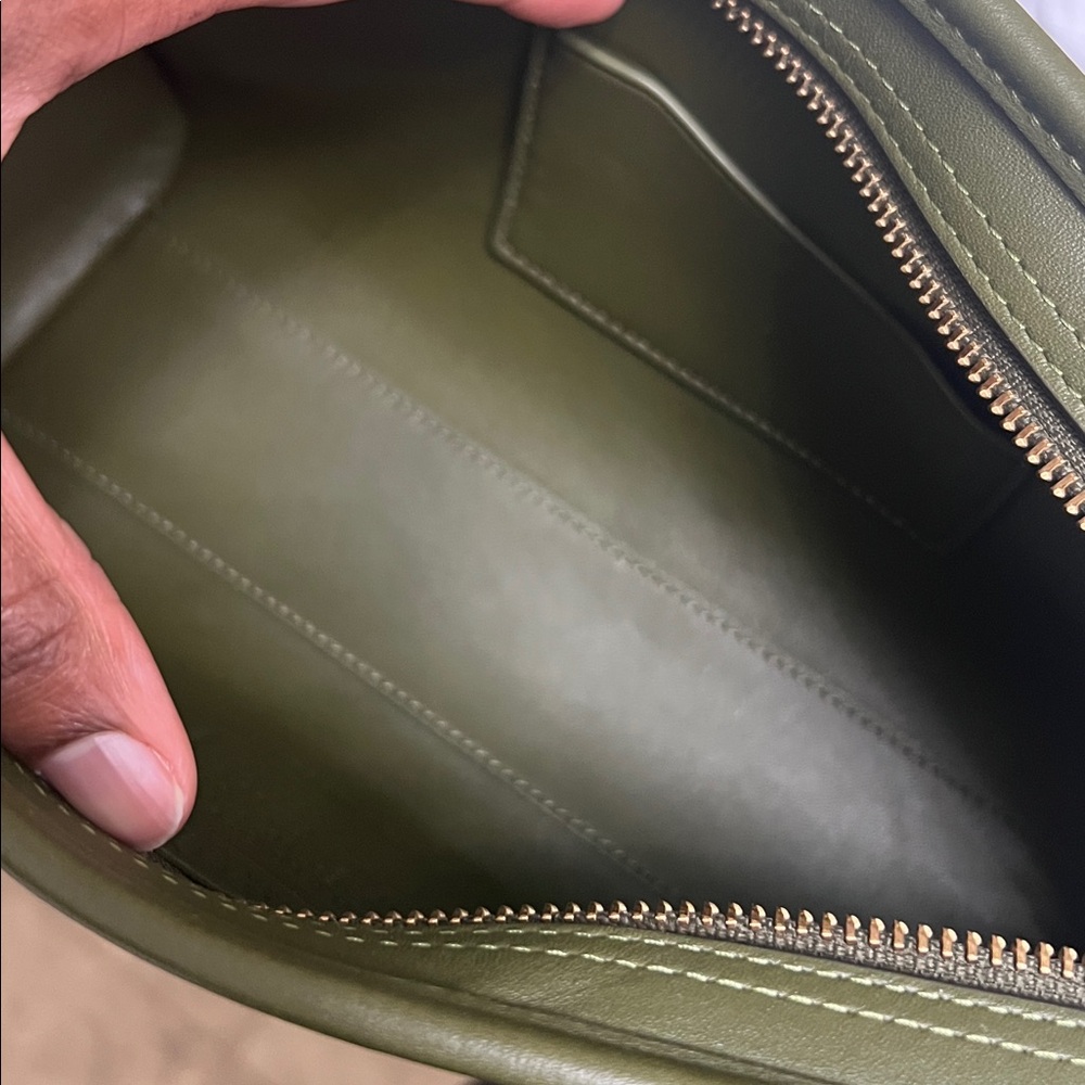 Coach Swing Zip - Olive - Picture 7 of 9